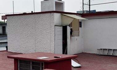Casa Familiar en Calle Cerrada – ¡Privacidad y Conectividad!