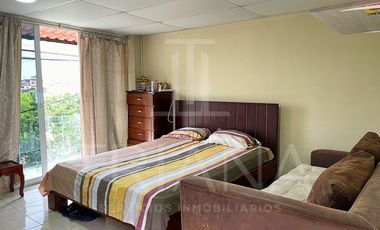 CASA EN VENTA LOS ROSALES SANTO DOMINGO