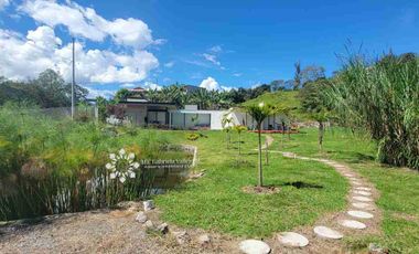 EN VENTA - CASA VACACIONAL EN YUNGUILLA, CON 4 HABITACIONES