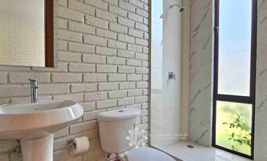 EN VENTA - CASA VACACIONAL EN YUNGUILLA, CON 4 HABITACIONES