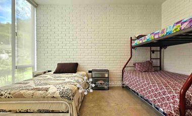 EN VENTA - CASA VACACIONAL EN YUNGUILLA, CON 4 HABITACIONES