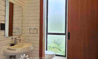 EN VENTA - CASA VACACIONAL EN YUNGUILLA, CON 4 HABITACIONES