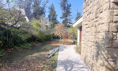 AMPLIA CASA EN ARRIENDO LAS CONDES