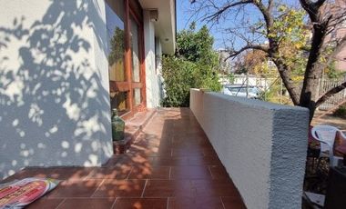 AMPLIA CASA EN ARRIENDO LAS CONDES