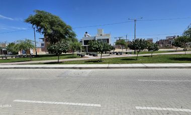 GRAN VENTA DE TERRENO FRENTE A PARQUE EN LA ALAMEDA DE MIRAFLORES COUNTRY CLUB, CASTILLA