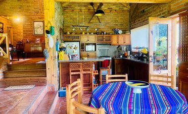 🏠En Venta Casa Rústica de 3 Dormitorios en Sinincay, rodeada de naturaleza🌳