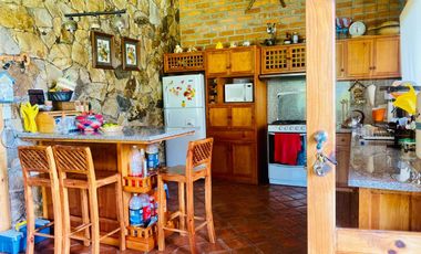 🏠En Venta Casa Rústica de 3 Dormitorios en Sinincay, rodeada de naturaleza🌳