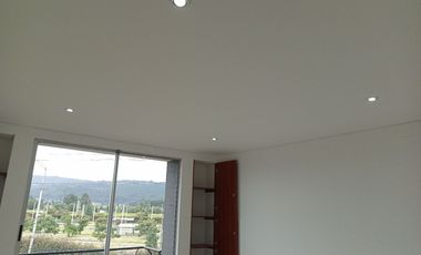 SE ARRIENDA LINDA OFICINA EN OFICHIA