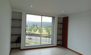 SE ARRIENDA LINDA OFICINA EN OFICHIA