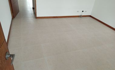 SE ARRIENDA LINDA OFICINA EN OFICHIA