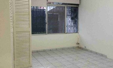 Los Ceibos, alquiler Departamiento planta baja, 3 habitaciones y garaje