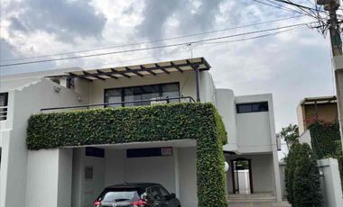 Alquiler Casa Urb. Rio Grande    Km1  Via Samborondon