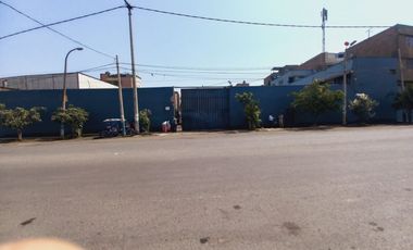 VENDO LOCAL INDUSTRIAL DE 2005 M2 EN SANTA ANITA, IDEAL PARA ALMACENES Y DEPOSITOS DE TRANSPORTE DE CARGA PESADA