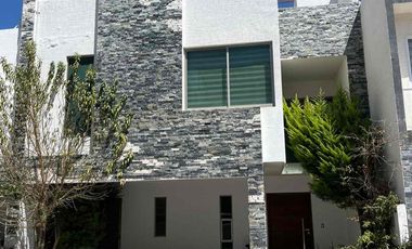 HERMOSA CASA EN RENTA AMUEBLADA