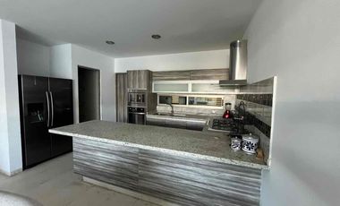 HERMOSA CASA EN RENTA AMUEBLADA