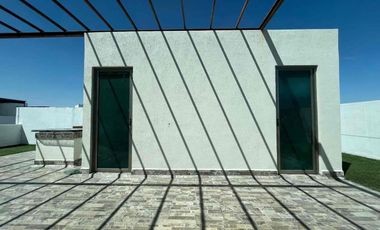 HERMOSA CASA EN RENTA AMUEBLADA