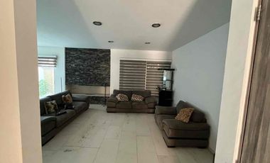 HERMOSA CASA EN RENTA AMUEBLADA