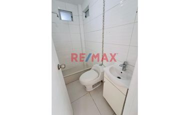 Vendo Amplio Departamento Ubicado En Mayorazgo Ate-Limite Con La Molina