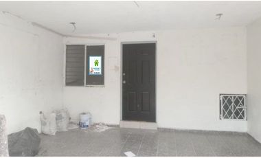 VENDO EXCELENTE CASA EN APODACA CERCA DE SAN NICOLÁS, 2 PLANTAS, 3CON BARRA DESYUNADORA, C RECÁMARAS, 2 Y MEDIO BAÑOS, COCHERA TECHAD