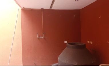 VENDO EXCELENTE CASA EN APODACA CERCA DE SAN NICOLÁS, 2 PLANTAS, 3CON BARRA DESYUNADORA, C RECÁMARAS, 2 Y MEDIO BAÑOS, COCHERA TECHAD