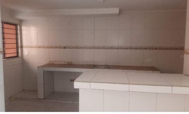VENDO EXCELENTE CASA EN APODACA CERCA DE SAN NICOLÁS, 2 PLANTAS, 3CON BARRA DESYUNADORA, C RECÁMARAS, 2 Y MEDIO BAÑOS, COCHERA TECHAD