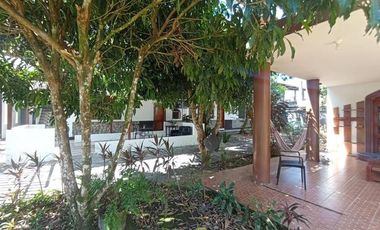 Vendo 2 Casas que funcionan como  Hostal  en la Ciudad Tena