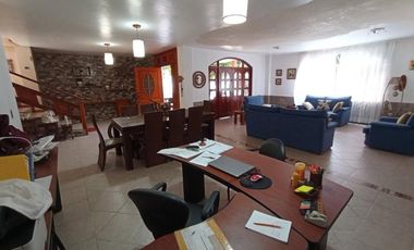 Vendo 2 Casas que funcionan como  Hostal  en la Ciudad Tena