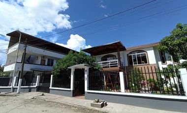 Vendo 2 Casas que funcionan como  Hostal  en la Ciudad Tena