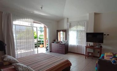 Vendo 2 Casas que funcionan como  Hostal  en la Ciudad Tena