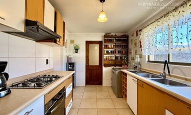 SAN ESTEBAN - VENDE CASA 3D 2B 2E - COND. LOS SOLARES