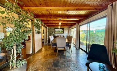 SAN ESTEBAN - VENDE CASA 3D 2B 2E - COND. LOS SOLARES