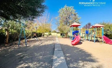 SAN ESTEBAN - VENDE CASA 3D 2B 2E - COND. LOS SOLARES