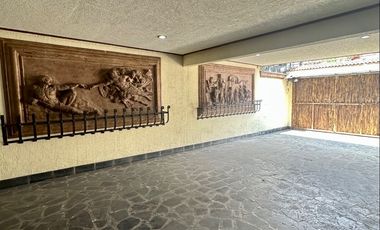 Casa en Venta Zapopan Fraccionamiento Rinconada del Sol - JUNTO A PLAZA DEL SOL