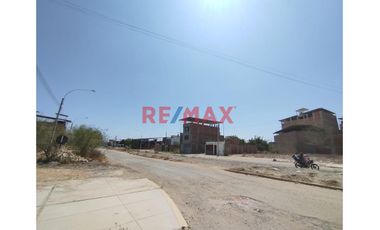 Venta De Terreno En Via Colectora 2- En Urb.Casuarinas 126M2 ID: 1143036