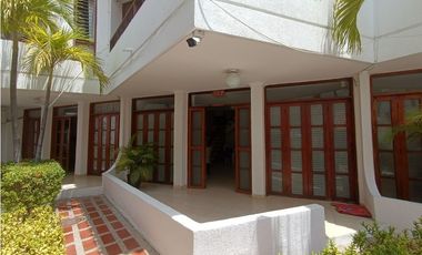 VENTA CASA AMOBLADA CONJUNTO CERRADO CERCA AL MAR RODADERO SUR - E.C.