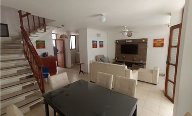 VENTA CASA AMOBLADA CONJUNTO CERRADO CERCA AL MAR RODADERO SUR - E.C.