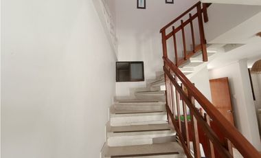 VENTA CASA AMOBLADA CONJUNTO CERRADO CERCA AL MAR RODADERO SUR - E.C.