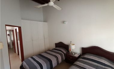 VENTA CASA AMOBLADA CONJUNTO CERRADO CERCA AL MAR RODADERO SUR - E.C.