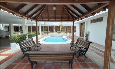 VENTA CASA AMOBLADA CONJUNTO CERRADO CERCA AL MAR RODADERO SUR - E.C.