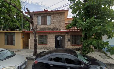 CASA EN VENTA DE REMATE BANCARIO, Alejandro Prieto, Zona Centro, Mante, Tamps., México JMJC12