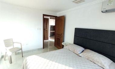 RENTA APARTAESTUDIO AMOBLADO EN PRIMERA LINEA DE PLAYA RODADERO - J.V