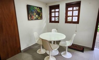 Casa Campestre Estilo Español: Lujo y Confort a las Afueras de Bogotá Descubra esta espectacular casa de estilo español, perfecta para quienes buscan