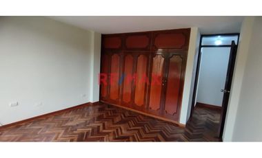 Alquilo Lindo Departamento En Buena Zona De Surco