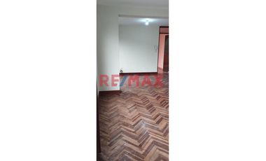 Alquilo Lindo Departamento En Buena Zona De Surco