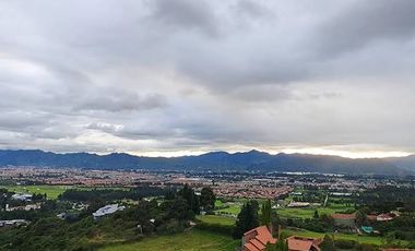 ¡Escápate a la Sabana de Bogotá! Espectacular Cabaña de Lujo en Condominio Exclusivo Imagina despertar cada mañana en un paraíso natural, a solo un pa