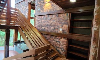 ¡Escápate a la Sabana de Bogotá! Espectacular Cabaña de Lujo en Condominio Exclusivo Imagina despertar cada mañana en un paraíso natural, a solo un pa