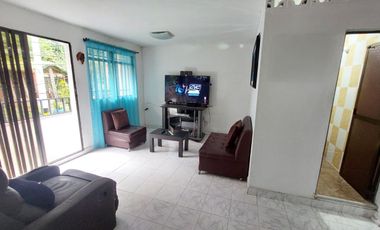Venta de Casa Bifamiliar – San Antonio de Prado, Rosaleda