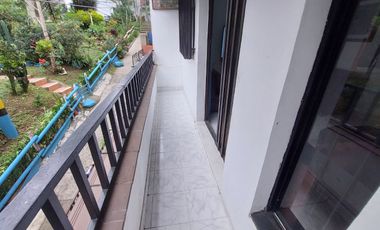Venta de Casa Bifamiliar – San Antonio de Prado, Rosaleda