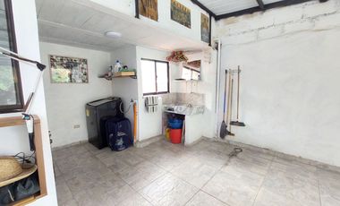 Venta de Casa Bifamiliar – San Antonio de Prado, Rosaleda