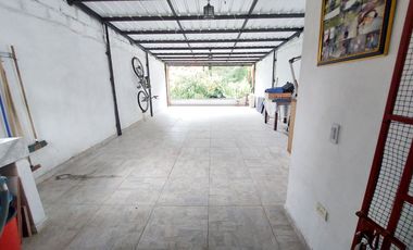 Venta de Casa Bifamiliar – San Antonio de Prado, Rosaleda